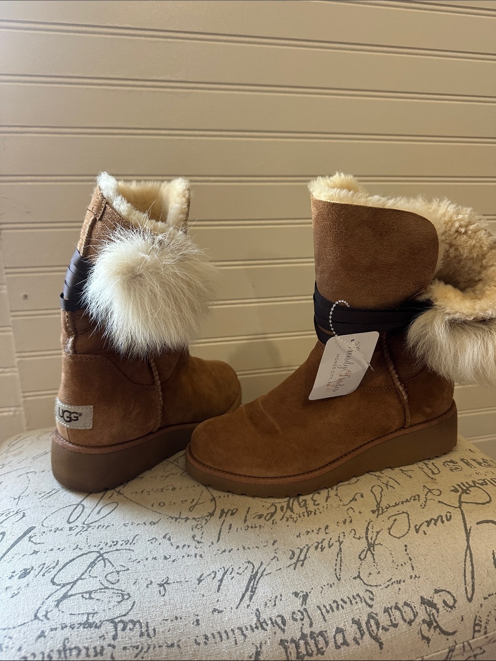 UGG Chestnut Brown Suede Shearling Pom Pom Short Boots Size 6